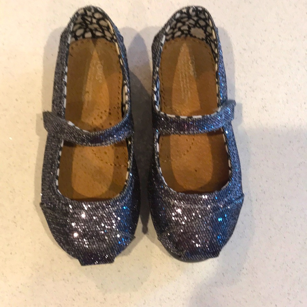 Little Girls TOMS Princess shoes